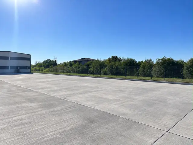 Platformă exterioară 580 m²